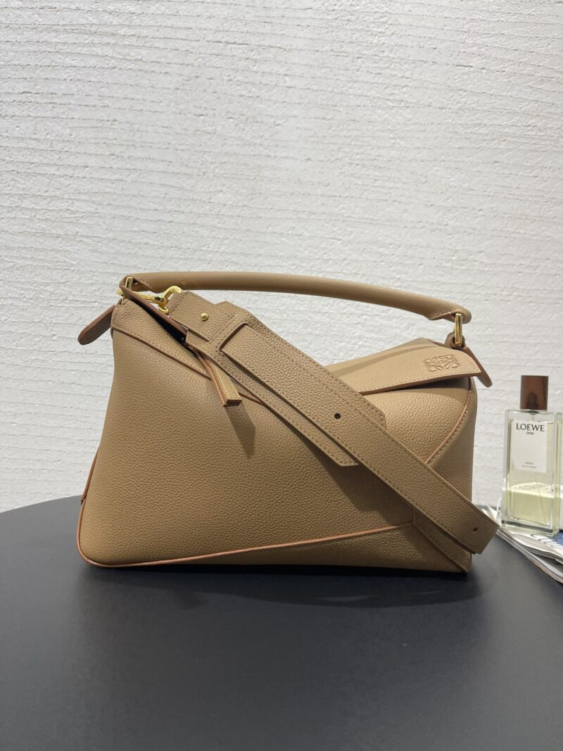 Loewe Puzzle bag in Toffee - Image 7