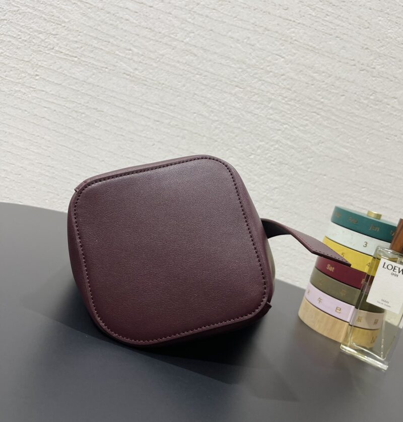 Loewe Mini Pebble Bucket bag Dark Burgundy - Image 3