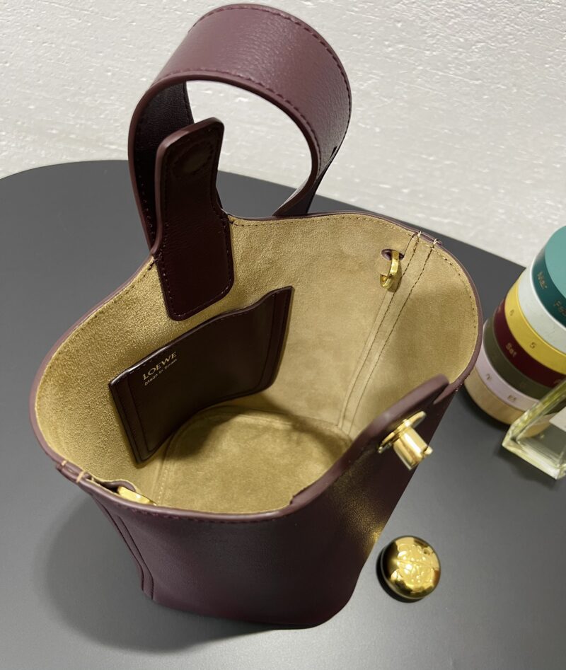 Loewe Mini Pebble Bucket bag Dark Burgundy - Image 4