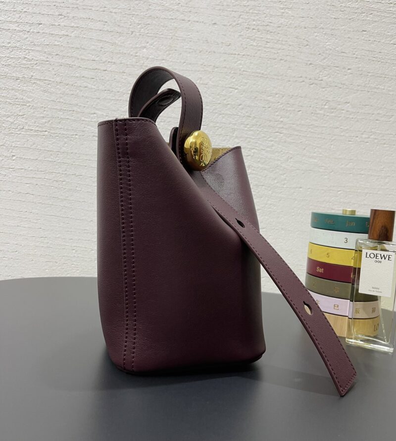 Loewe Mini Pebble Bucket bag Dark Burgundy - Image 7