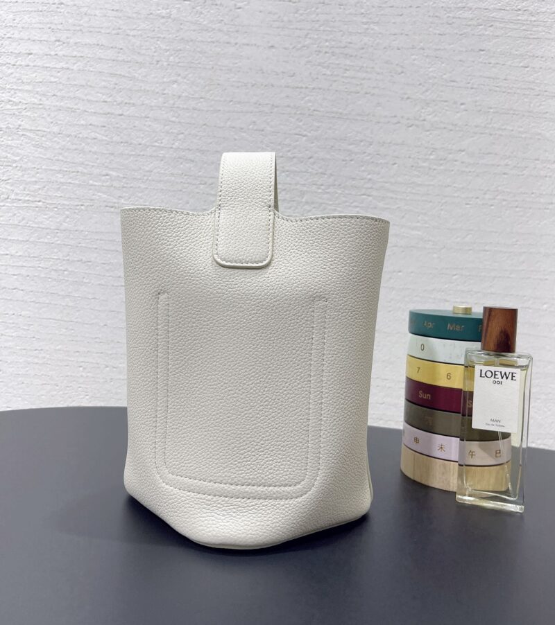 Loewe Mini Pebble Bucket bag White - Image 7