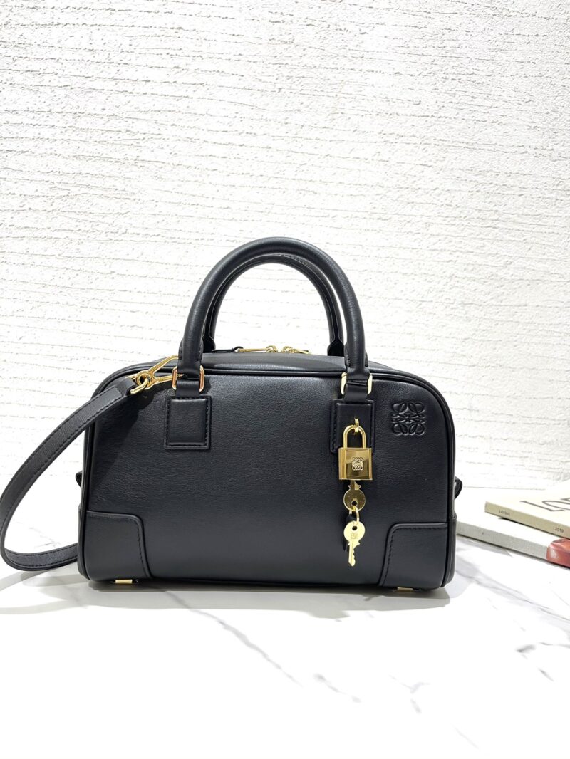 Loewe Amazona 23 bag Black - Image 8