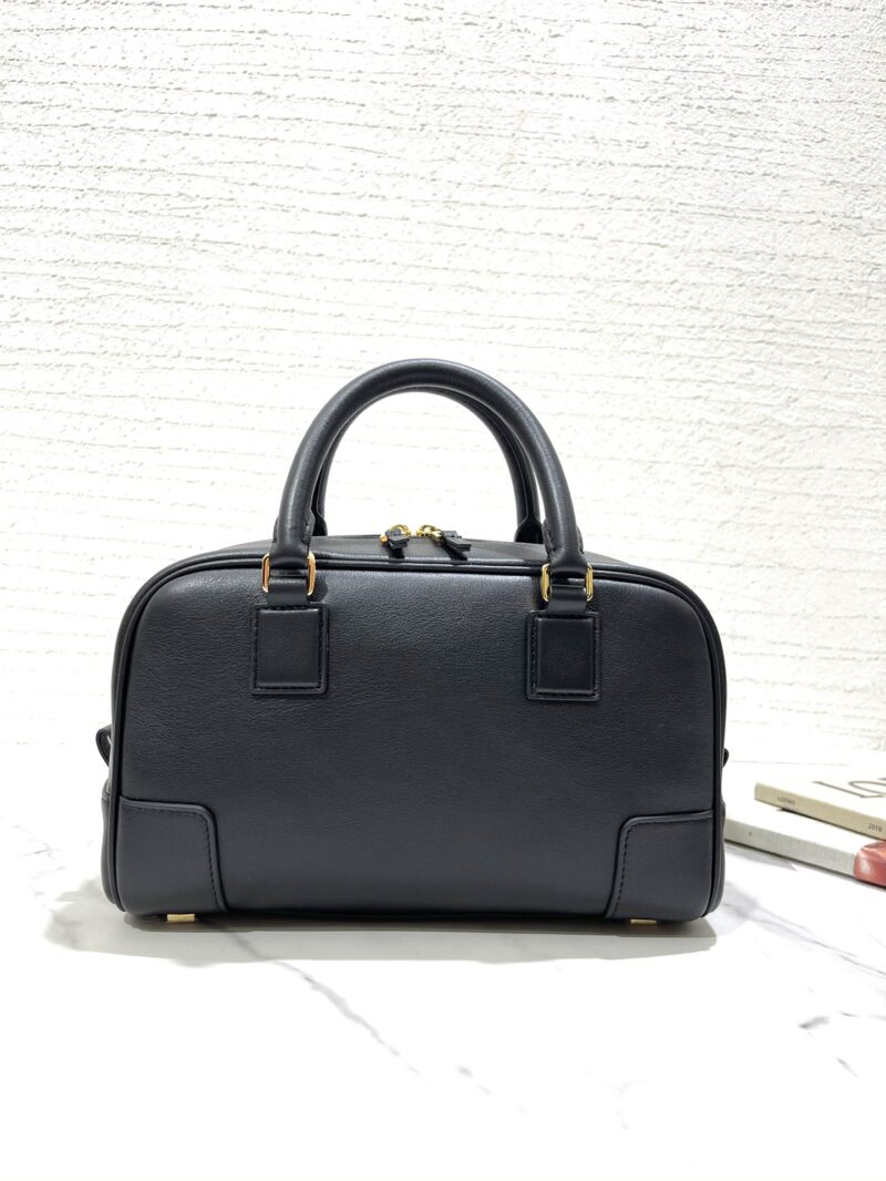 Loewe Amazona 23 bag Black - Image 2