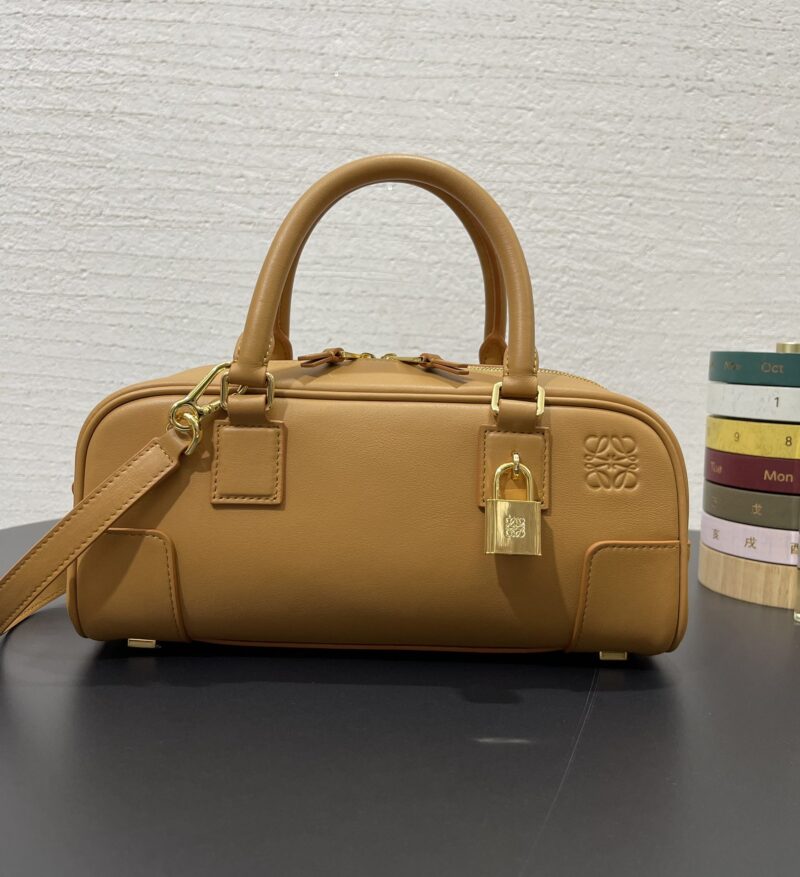 Loewe Amazona 23 Cropped bag Warm Desert - Image 7