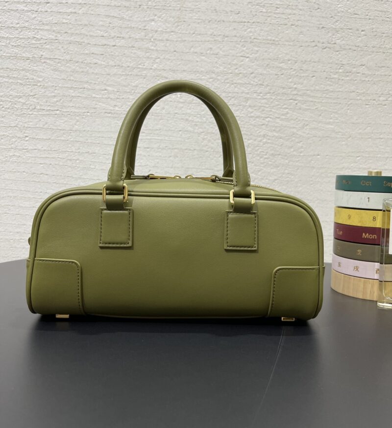 Loewe Amazona 23 Cropped bag Olive - Image 6