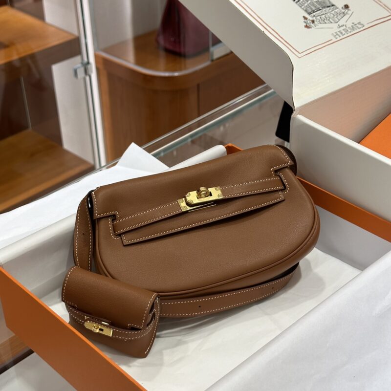 Hermes Gold Swift Kelly Moove Bag - Image 4