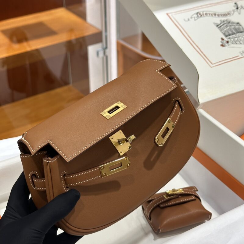 Hermes Gold Swift Kelly Moove Bag - Image 2