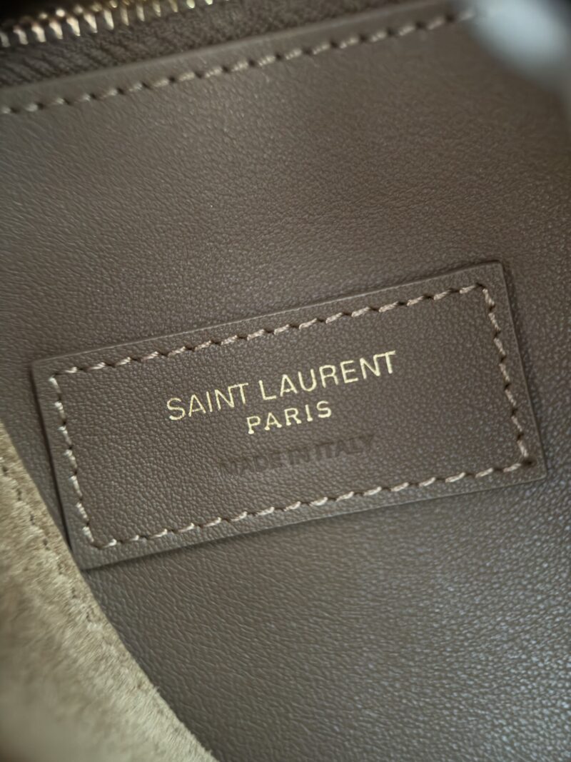 Ysl LE 5 À 7 supple LARGE in suede GOLDEN LEAF - Image 7