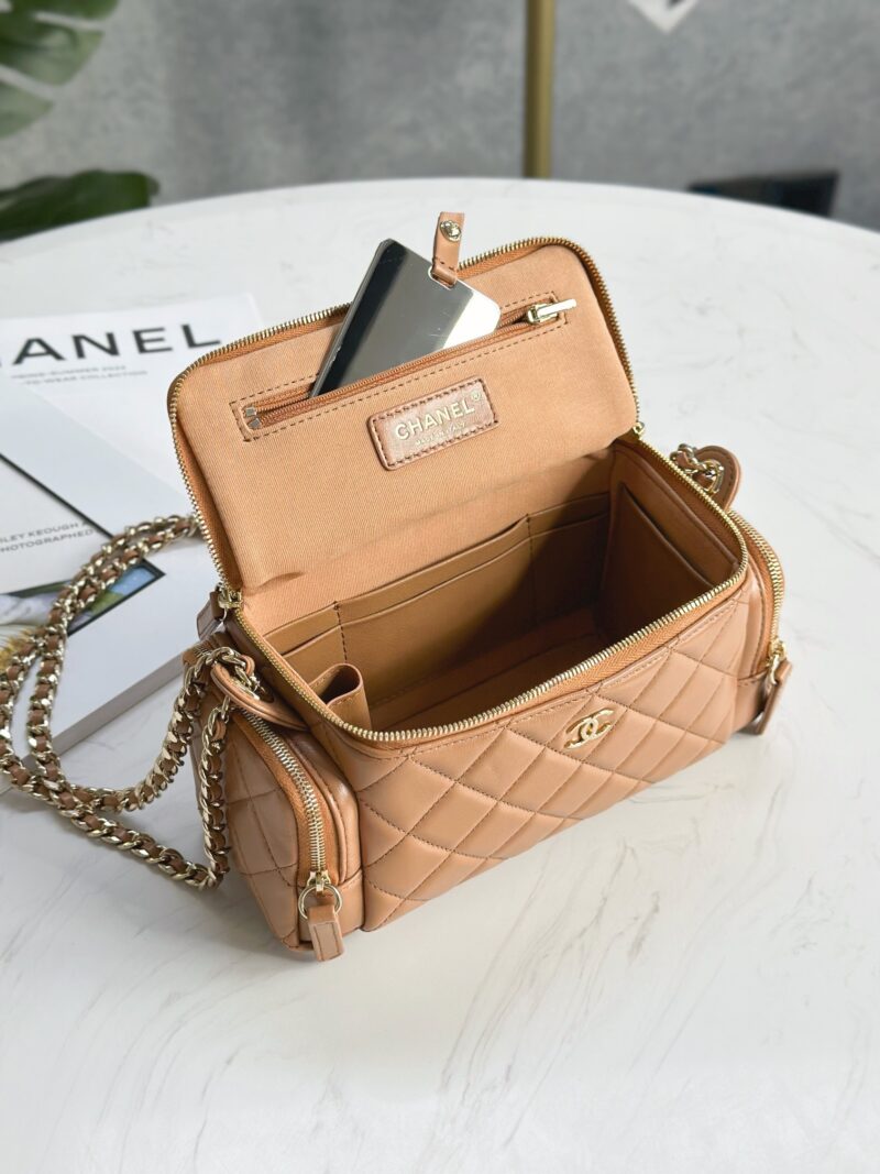 Chanel 24 CAMERA CASE Top Handle Handbag Brown - Image 9