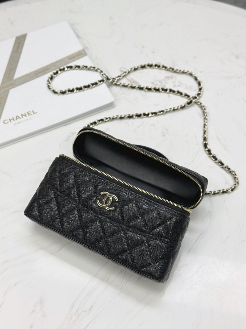 Chanel 25C Long Vanity with Chain - Image 3