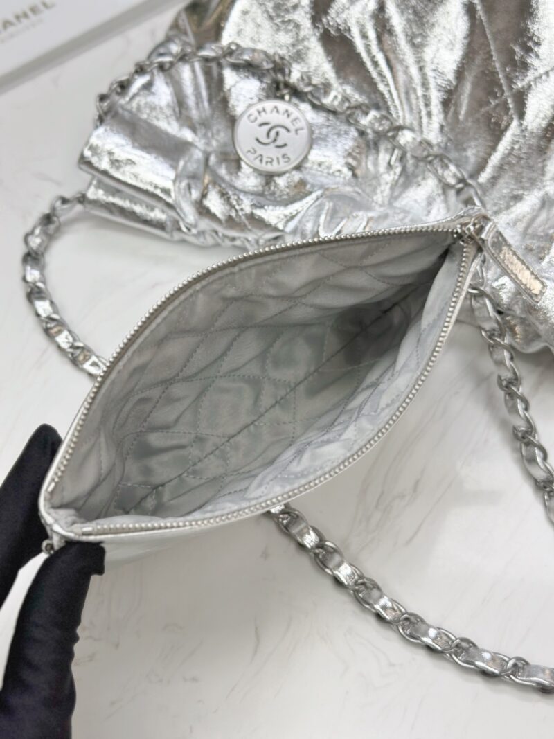 Chanel 25C Hobo 22 Bag 35cm Silver Metalic Lambskin - Image 3