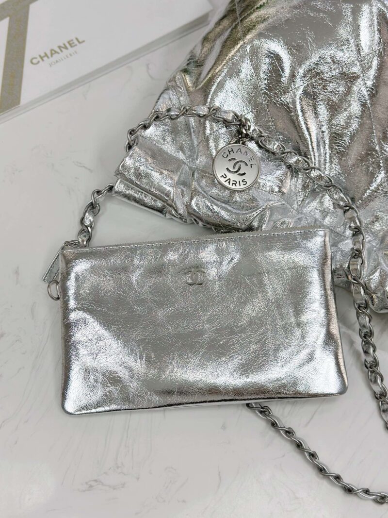 Chanel 25C Hobo 22 Bag 35cm Silver Metalic Lambskin - Image 7