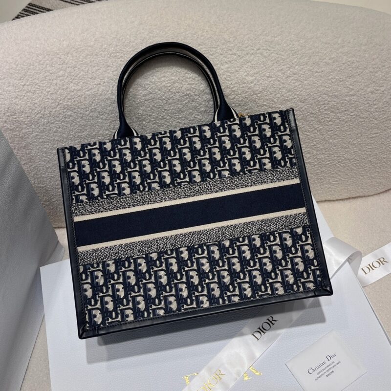 Medium Dior Book Tote Blue Dior Oblique Embroidery and Calfskin - Image 9