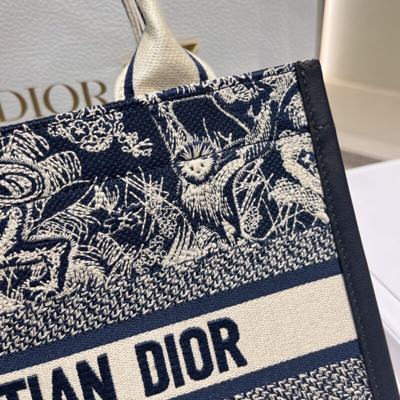 Small Dior Book Tote White and Navy Blue Toile de Jouy Sauvage Embroidery with Navy Blue Calfskin - Image 5