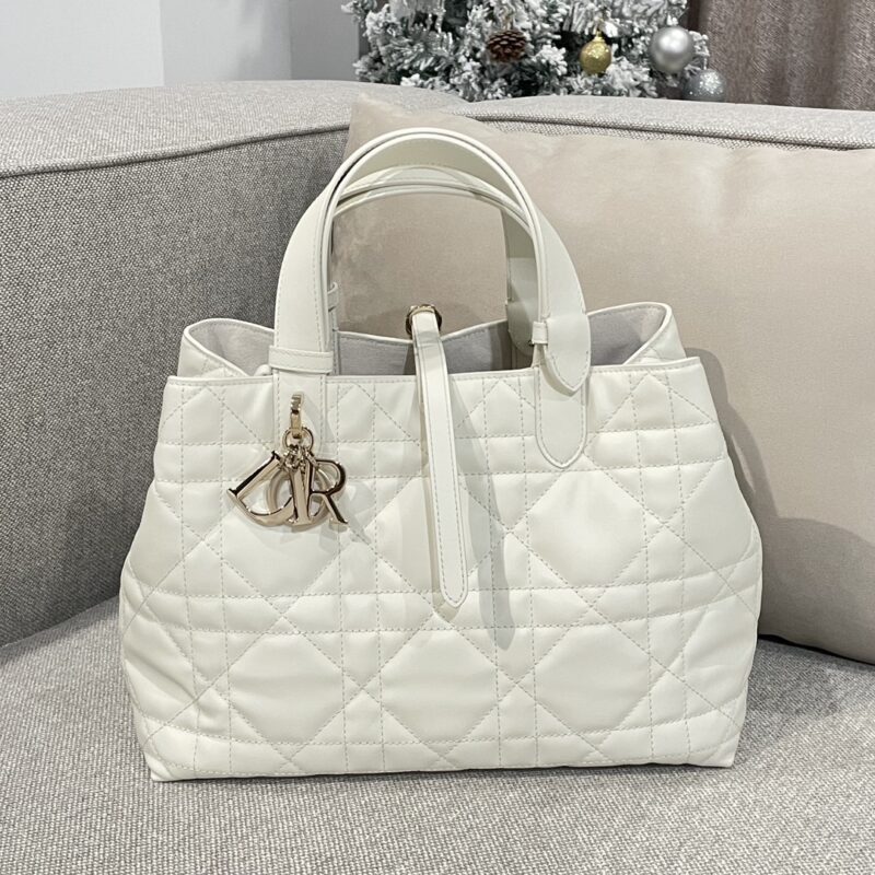 Medium Dior Toujours Bag Latte Macrocannage Calfskin - Image 11