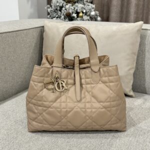 Replica Dior Medium Toujours Bag in Powder Beige Macrocannage Calfskin – Luxury Dior Handbag