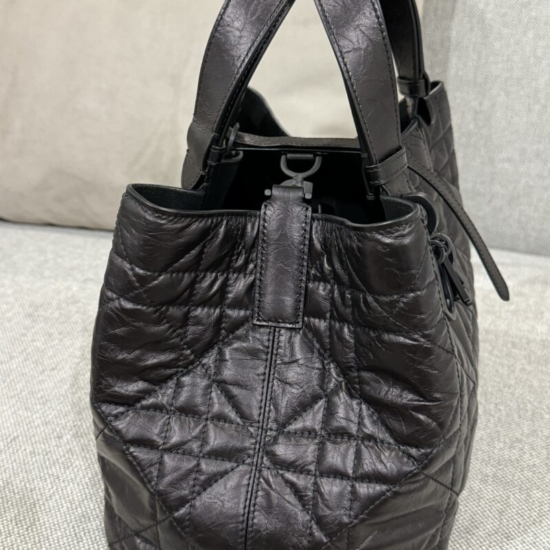 Medium Dior Toujours Bag Black Macrocannage Crinkled Calfskin - Image 5