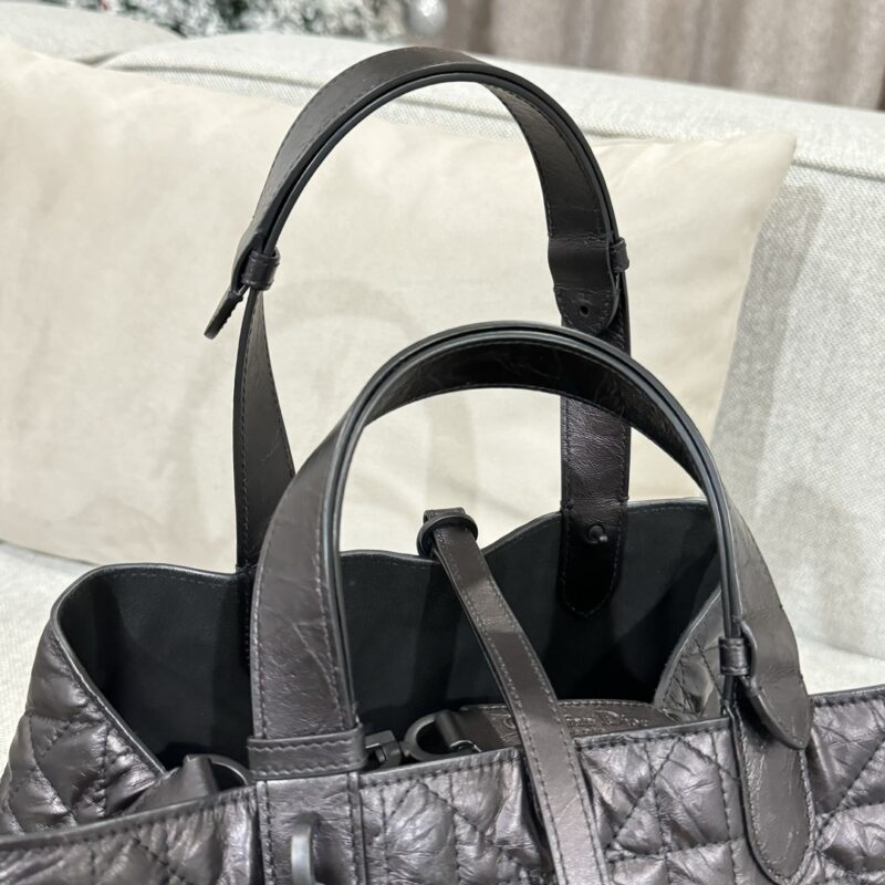 Medium Dior Toujours Bag Black Macrocannage Crinkled Calfskin - Image 8