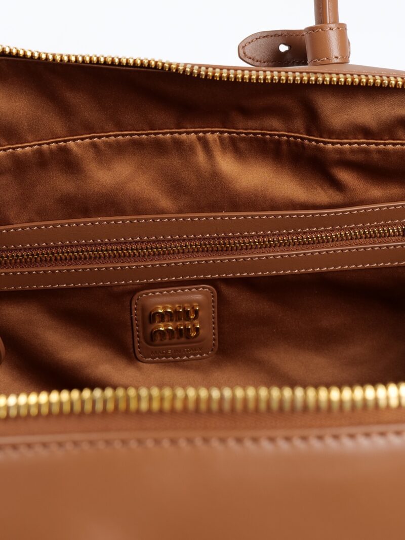 Miumiu Leather Beau bag Cognac - Image 9