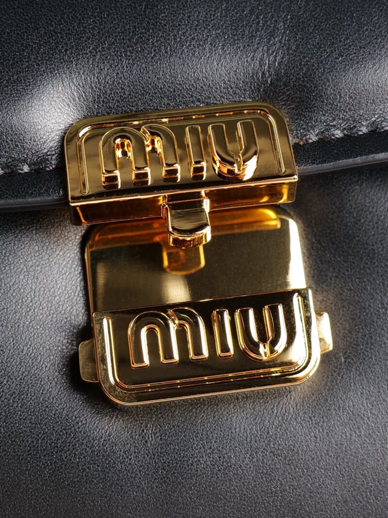 Miumiu Leather shoulder bag Black - Image 6