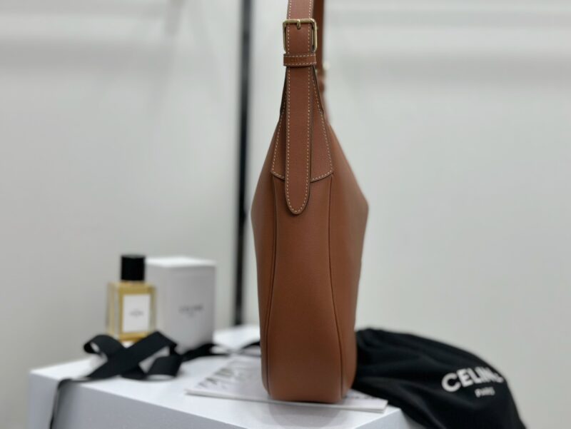 Celine MEDIUM HELOÏSE BAG CUIR TRIOMPHE in supple calfskin Tan - Image 9