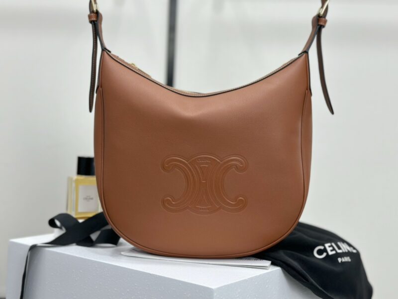 Celine MEDIUM HELOÏSE BAG CUIR TRIOMPHE in supple calfskin Tan - Image 7