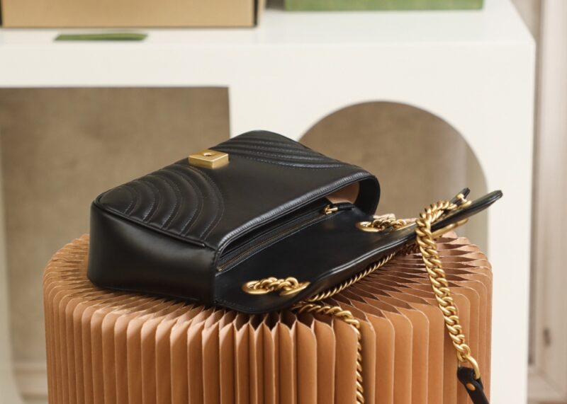 GG Marmont small shoulder bag Black Leather - Image 2