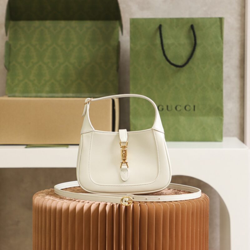 Replica Gucci Jackie 1961 Mini Shoulder Bag White – Smooth Leather Bag with Gold-Toned Piston Closure