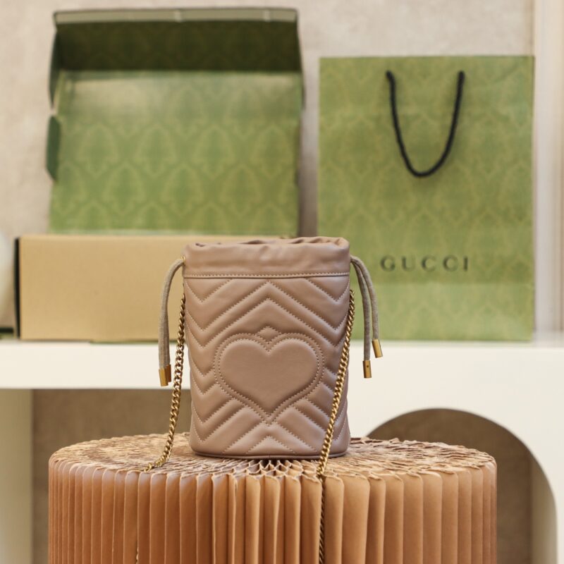 Gucci GG Marmont mini bucket bag taupe - Image 3