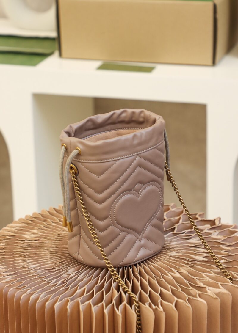 Gucci GG Marmont mini bucket bag taupe - Image 4