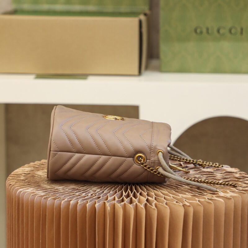 Gucci GG Marmont mini bucket bag taupe - Image 6