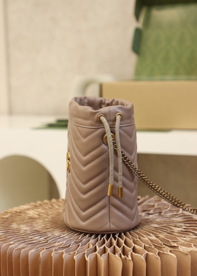 Gucci GG Marmont mini bucket bag taupe - Image 8