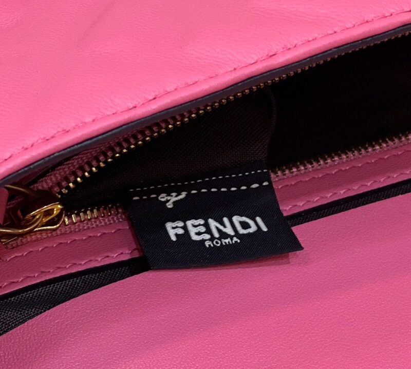 Fendi Baguette Red leather bag - Image 3