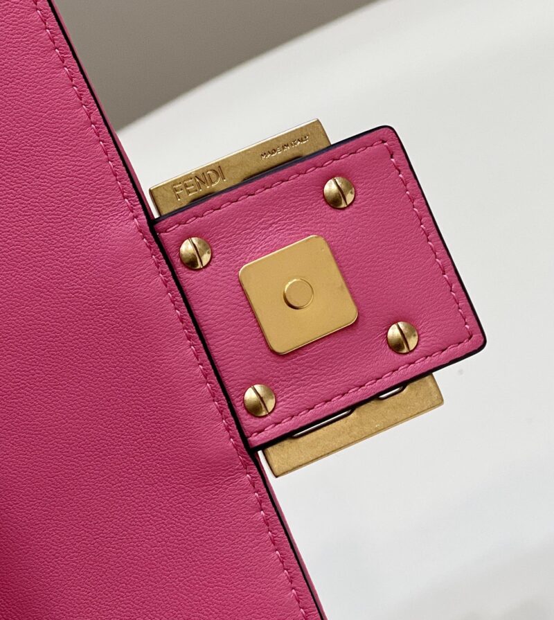 Fendi Baguette Red leather bag - Image 7