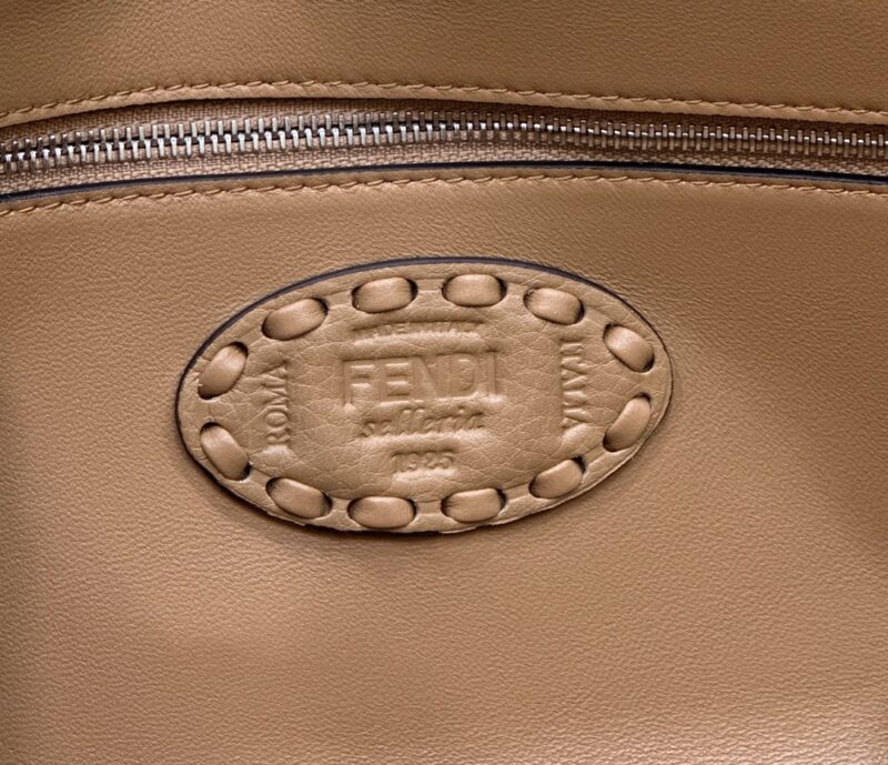 Fendi Baguette Cappuccino-coloured Selleria bag with 612 hand-sewn stitches - Image 2