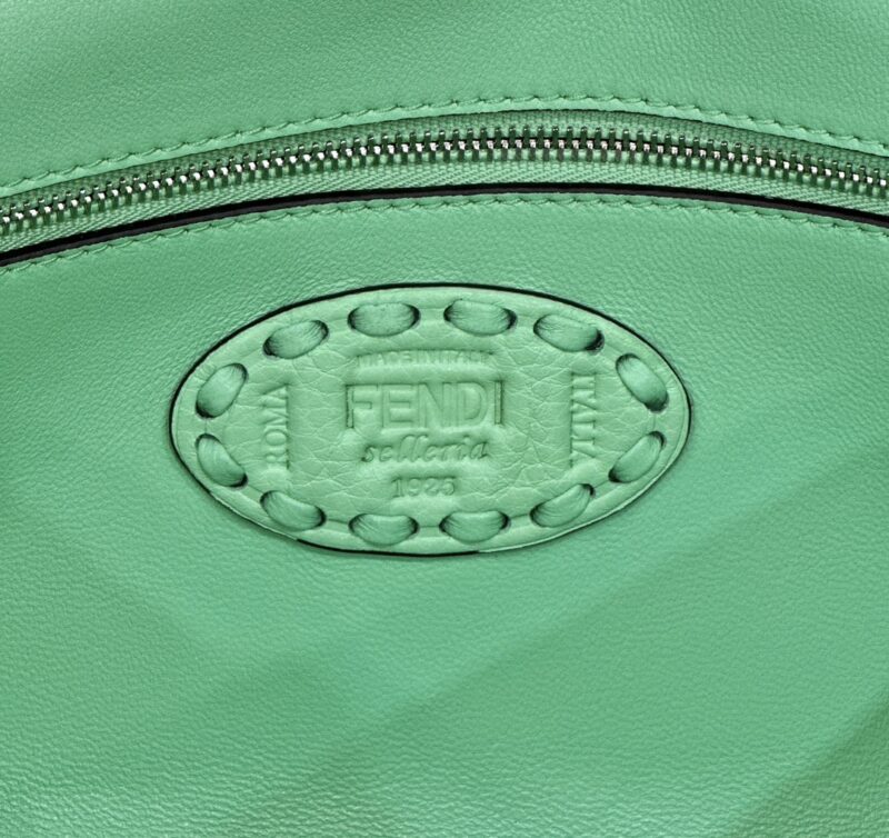 Fendi Baguette Green Selleria bag with 612 hand-sewn stitches - Image 4