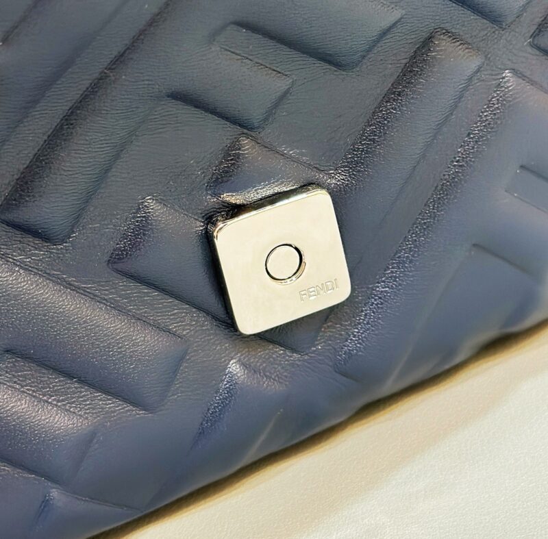Fendi Baguette Black leather bag - Image 7