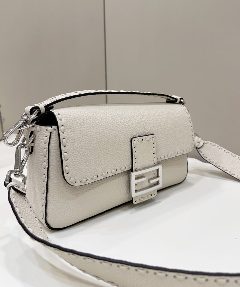 Fendi Baguette White Selleria bag with 612 hand-sewn stitches - Image 5