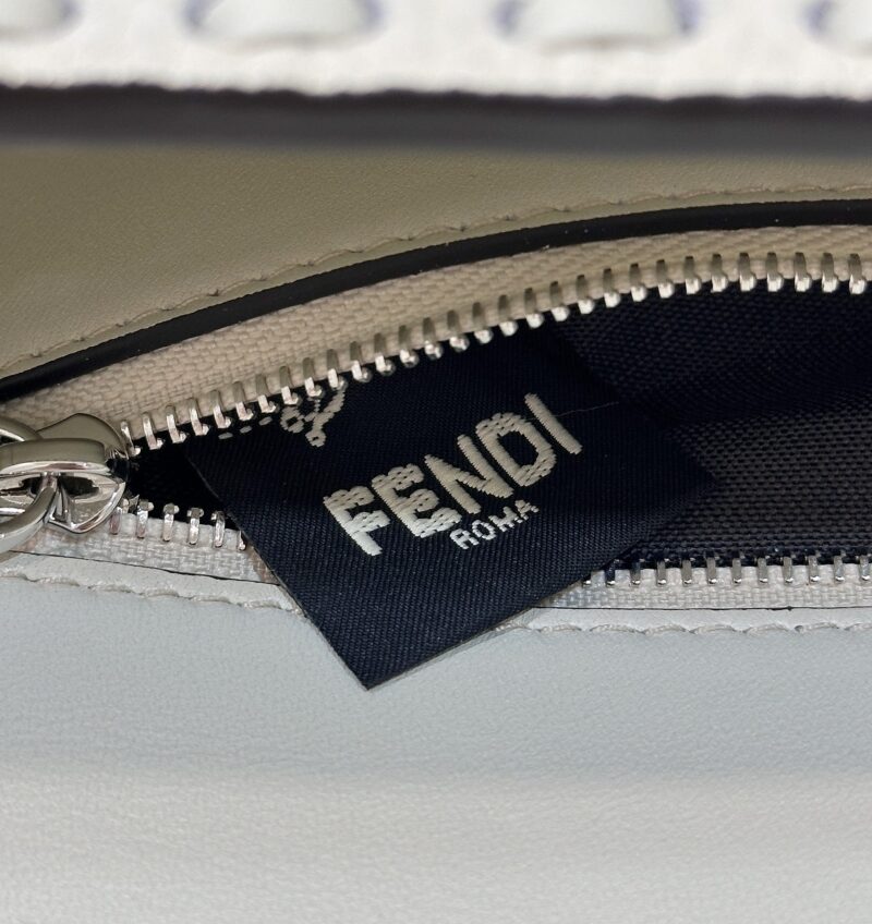 Fendi Baguette White Selleria bag with 612 hand-sewn stitches - Image 6