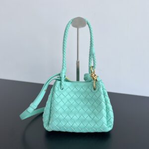 Replica Bottega Veneta Small Parachute Green Oasis Bag – Parachute-Inspired Design in Vibrant Green Oasis Color