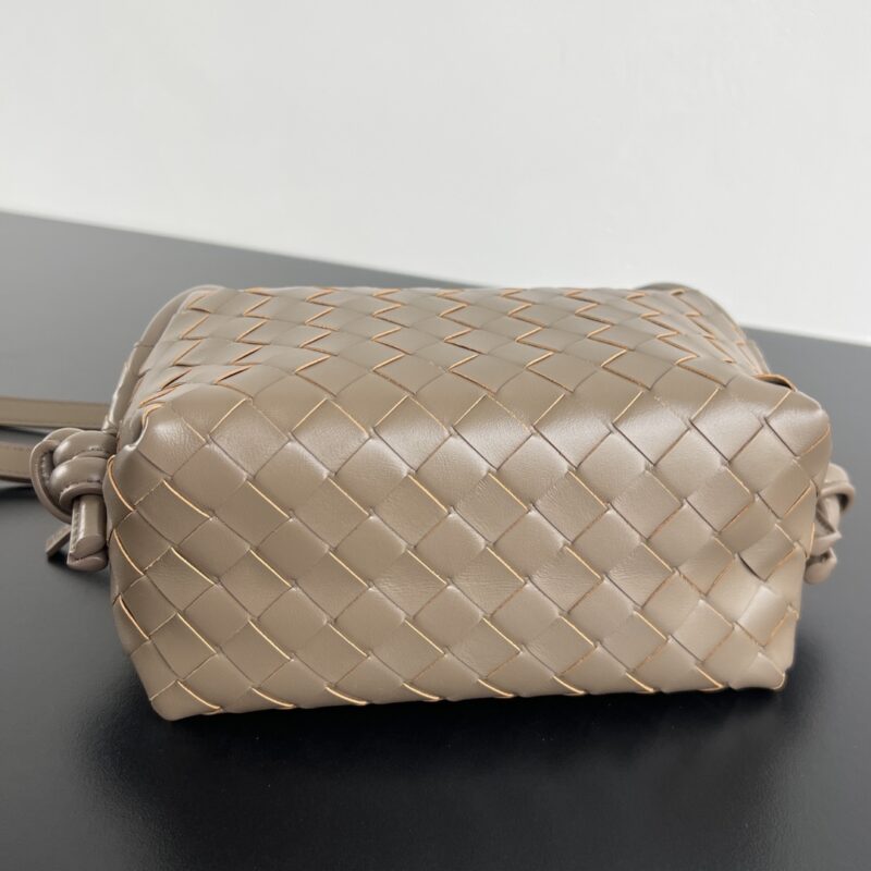 Bottega Veneta Top Handle Loop Pinecone - Image 8