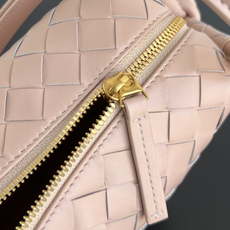 Bottega Veneta Top Handle Loop Cameo - Image 7