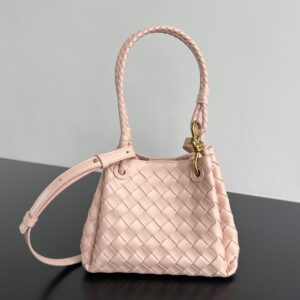 Replica Bottega Veneta Small Parachute Cameo Bag – Elegant Parachute-Inspired Design in Soft Cameo Color