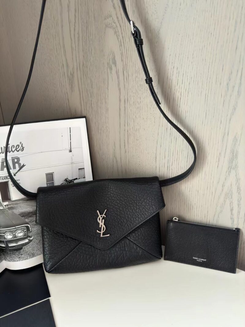 YSL CASSANDRE envelope messenger in lambskin Black - Image 4