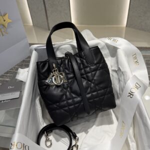 Replica Small Dior Toujours Vertical Tote Bag Black – Elegant Vertical Silhouette with Luxurious Craftsmanship