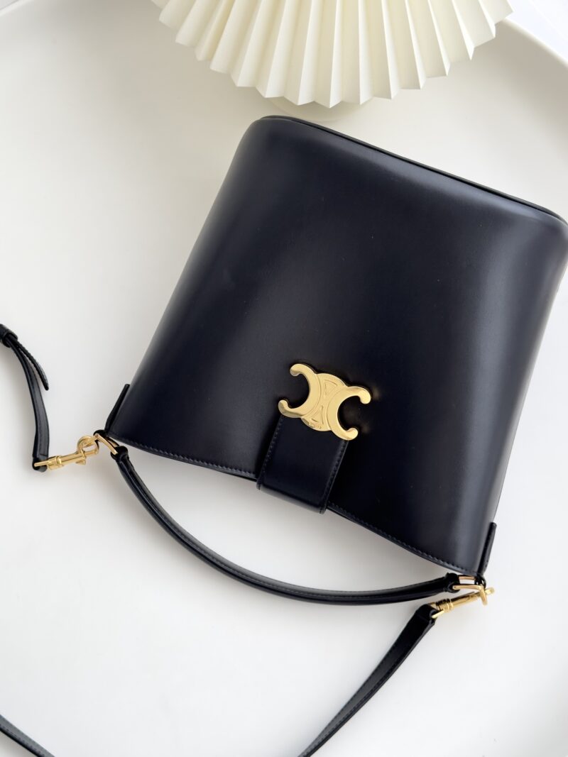 Celine MEDIUM LOUISE BAG in SMOOTH CALFSKIN Black - Image 3