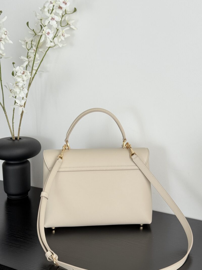 Celine MEDIUM NINO BAG in shiny calfskin PALE BEIGE - Image 4