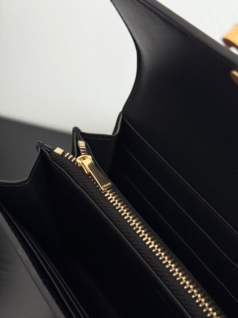 Celine LARGE WALLET TRIOMPHE in Shiny calfskin - Image 7