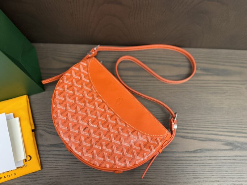 Goyard Orange Hirondelle bag - Image 5