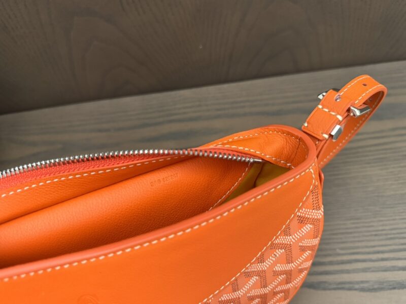 Goyard Orange Hirondelle bag - Image 6